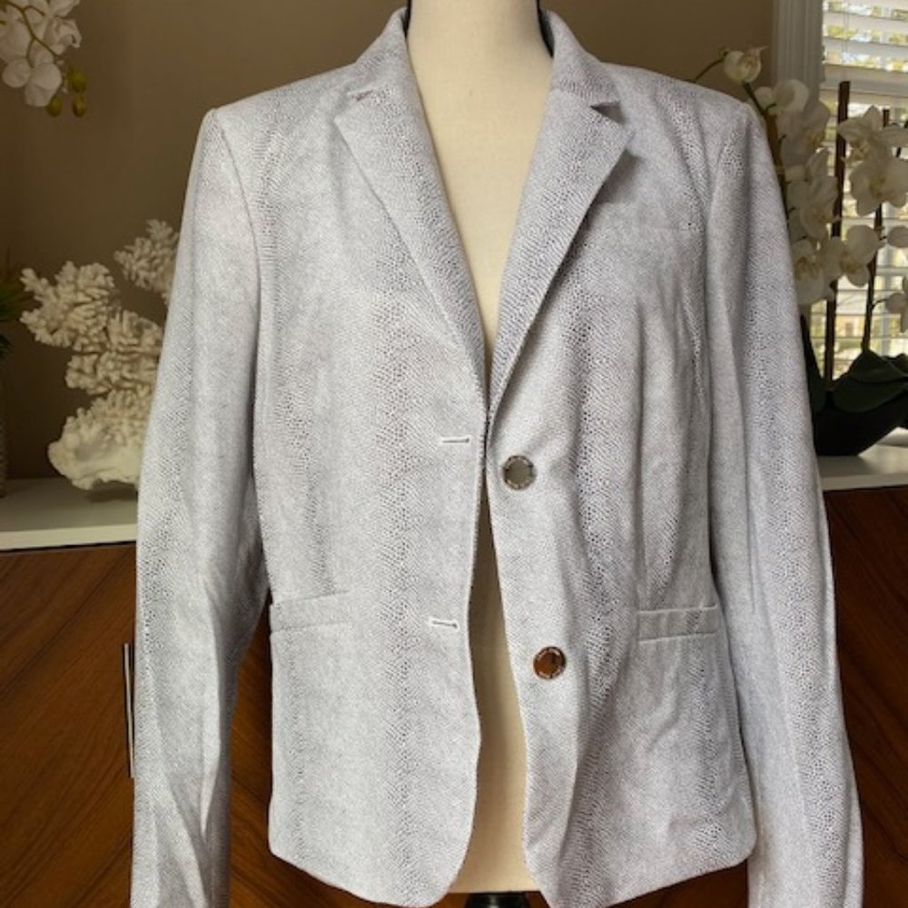 CALVIN KLEIN GRAY & WHITE SNAKE PRINT BLAZER